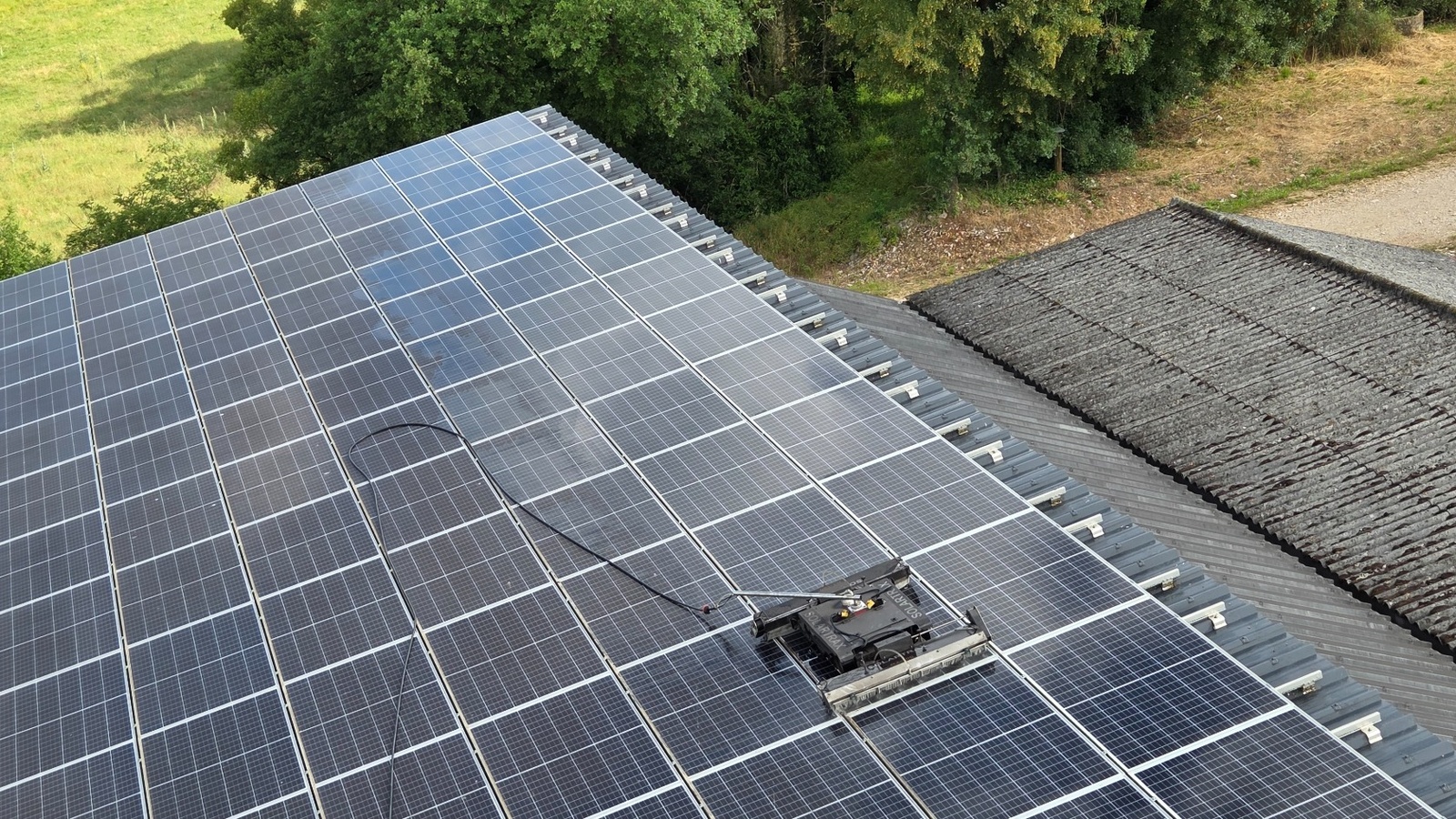 Toiture photovoltaïque sur bâtiment professionnel